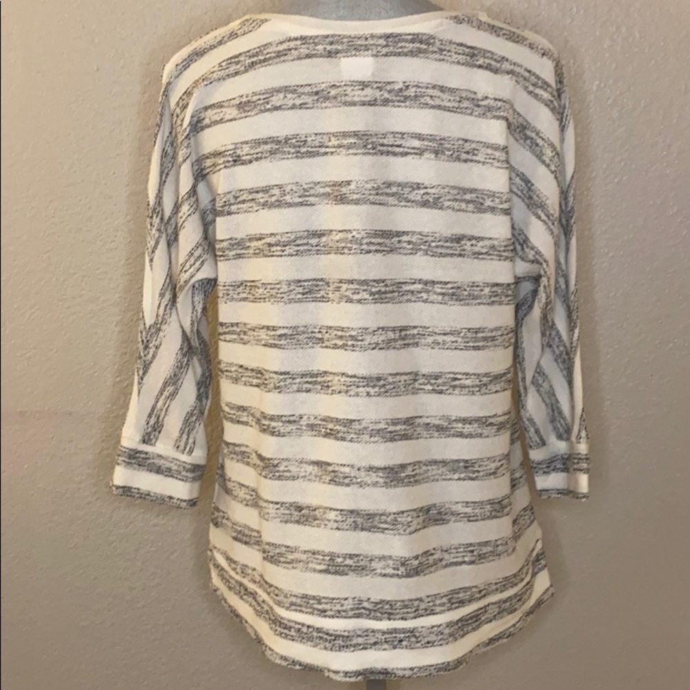 Top - Picture 2 of 3